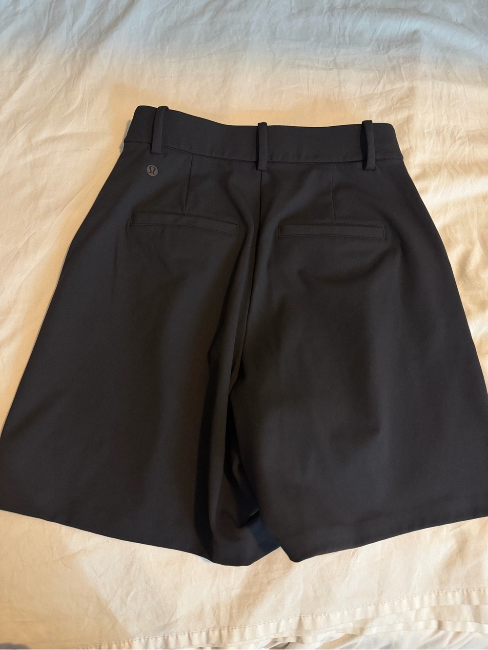 Lululemon Daydrift Pleated High-Rise Short 7" - Picture 8 of 9